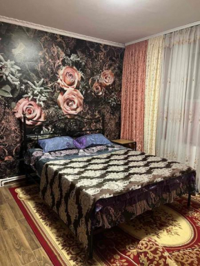Golden Rose Room